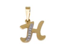 Arany "H" betű medál