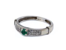 Gyémánt és smaragd köves fehérarany gyűrű