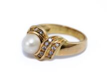 Gyöngyös köves női arany gyűrű