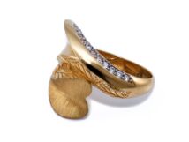 Exkluzív szives köves arany gyűrű