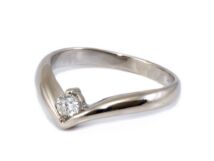 Gyémánt köves Viktóriás fehérarany gyűrű 