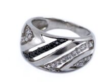 Fekete-fehér köves áttört ezüst gyűrű