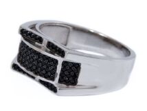 Apró fekete köves ezüst pecsétgyűrű