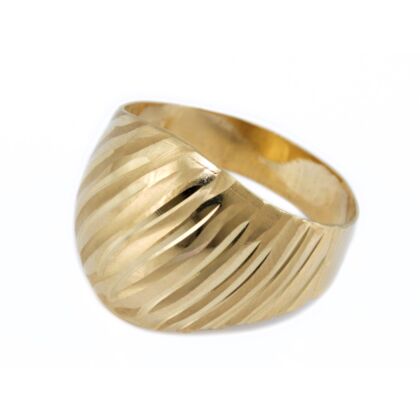 Vésett mattított arany gyűrű