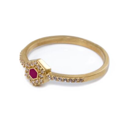 Rózsaszín zománcos és köves arany gyűrű