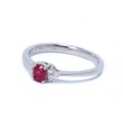 Fehérarany rubin és gyémántköves gyűrű