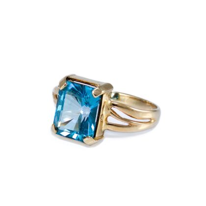 Szögletes kék köves arany gyűrű 