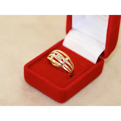 Felújított arany gyémánt köves gyűrű Felújított arany gyémánt köves gyűrű