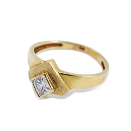 Szögletes köves arany gyűrű
