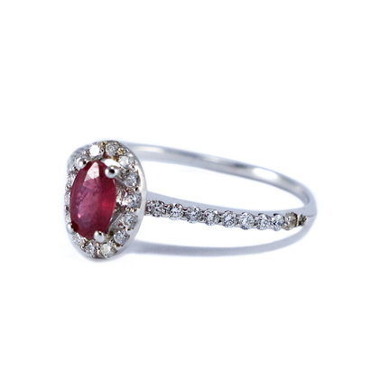 Fehérarany gyémánt és rubin köves gyűrű