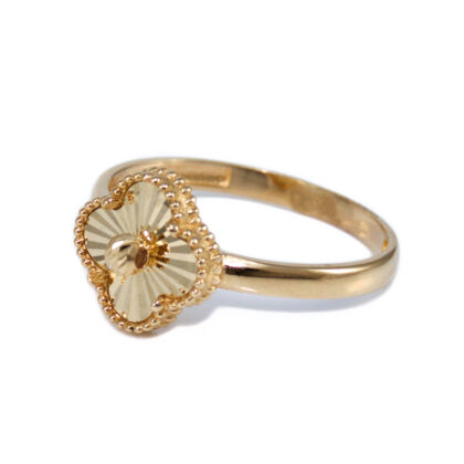 Vésett virágos arany gyűrű