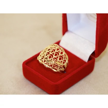 Felújított arany áttört fantázia gyűrű Felújított arany áttört fantázia gyűrű