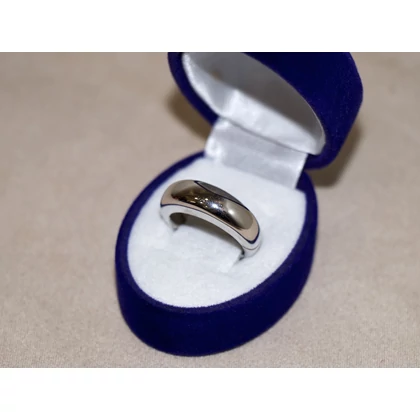 Felújított fehérarany sima ovális gyűrű Felújított fehérarany sima ovális gyűrű