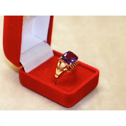 Felújított arany lila köves gyűrű Felújított arany lila köves gyűrű