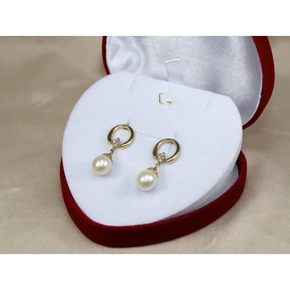 Felújított gyöngyös lógós arany fülbevaló Felújított gyöngyös lógós arany fülbevaló