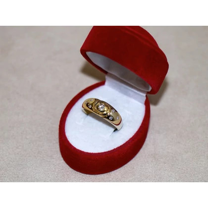 Felújított arany gyémánt köves gyűrű Felújított arany gyémánt köves gyűrű