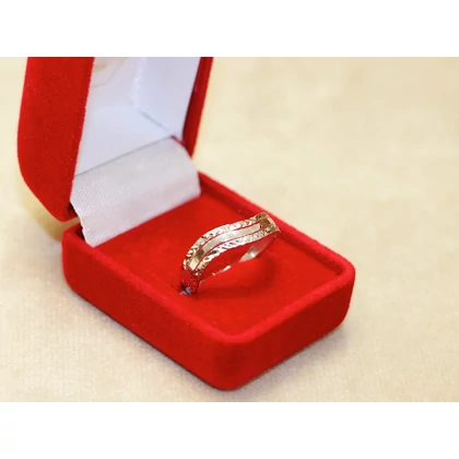 Felújított fehérarany vésett hullám gyűrű Felújított fehérarany vésett hullám gyűrű