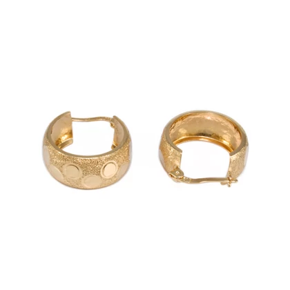 Széles matt arany karika fülbevaló 