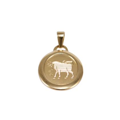 Bika mattított ovális arany medál