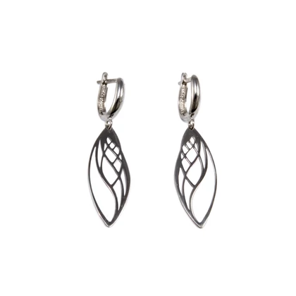 Áttört lógós ezüst fülbevaló 