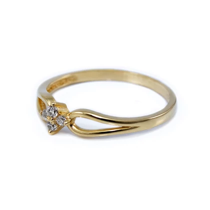 Köves virág áttört arany eljegyzési gyűrű Köves virág áttört arany eljegyzési gyűrű