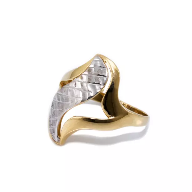 Bicolor áttört vésett arany gyűrű 