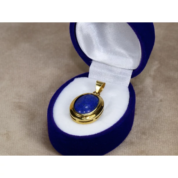 Felújított lápisz köves ovális arany medál Felújított lápisz köves ovális arany medál