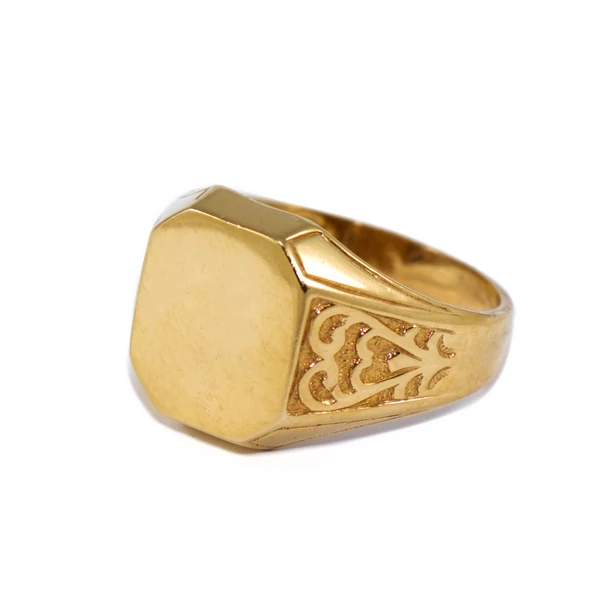 Sárga arany vésett pecsétgyűrű Sárga arany vésett pecsétgyűrű