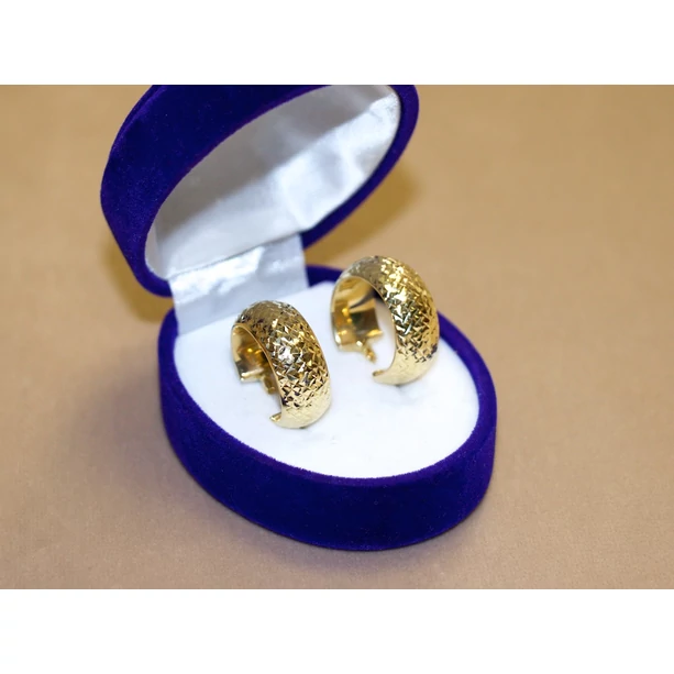 Új arany mintás széles karika fülbevaló Új arany mintás széles karika fülbevaló