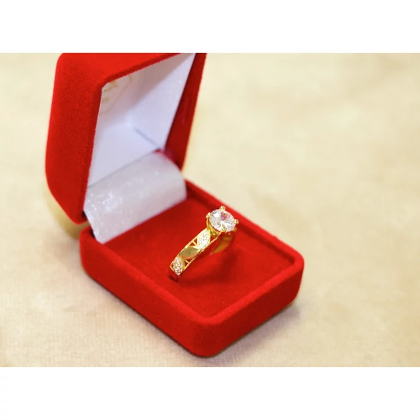 Felújított arany szoliter gyűrű Felújított arany szoliter gyűrű