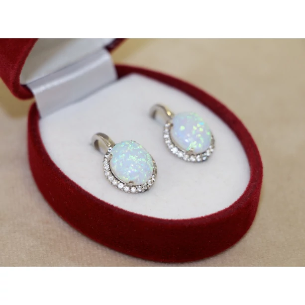 Felújított fehérarany szintetikus opál fülbevaló Felújított fehérarany szintetikus opál fülbevaló