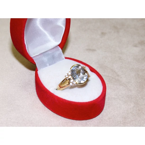 Felújított arany fehér nagy köves gyűrű Felújított arany fehér nagy köves gyűrű