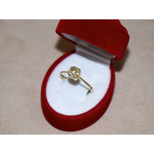 Felújított arany gyémánt köves gyűrű Felújított arany gyémánt köves gyűrű