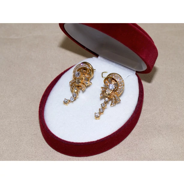 Felújított arany gyémánt köves fülbevaló Felújított arany gyémánt köves fülbevaló