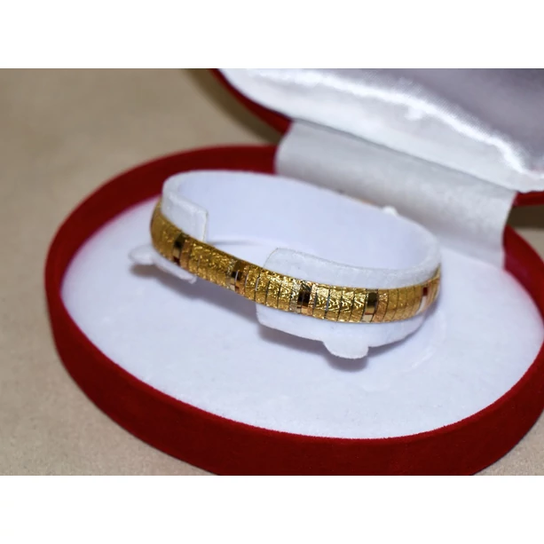 Felújított arany tricolor fantázia karlánc Felújított arany tricolor fantázia karlánc