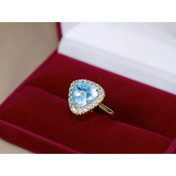 Felújított kék-fehér köves arany gyűrű Felújított kék-fehér köves arany gyűrű