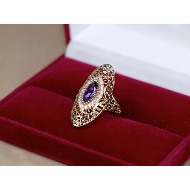 Felújított lila köves arany koktélgyűrű Felújított lila köves arany koktélgyűrű