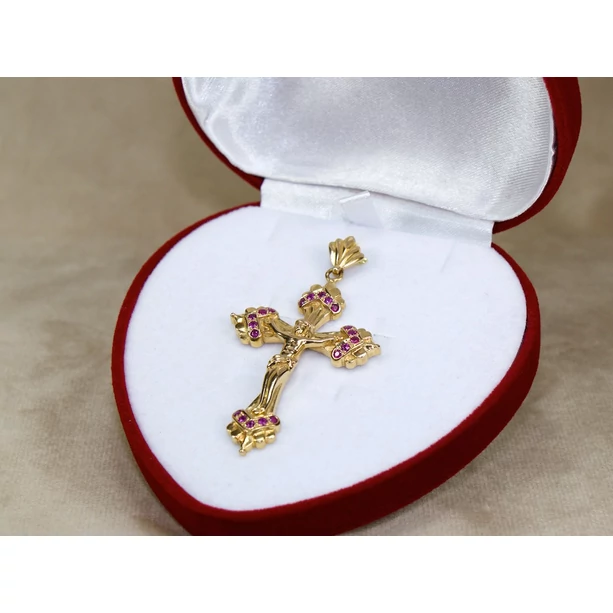 Felújított piros köves arany feszület medál Felújított piros köves arany feszület medál