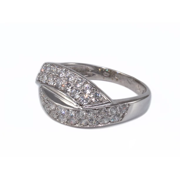 Köves fehérarany gyűrű Köves fehérarany gyűrű