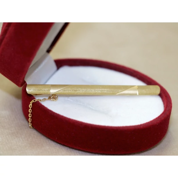 Felújított arany nyakkendőtű Felújított arany nyakkendőtű