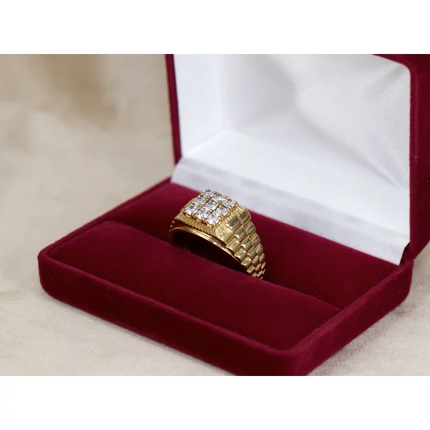 Felújított sárga arany köves pecsétgyűrű  Felújított sárga arany köves pecsétgyűrű