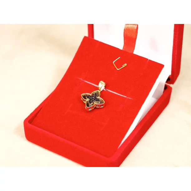 Új arany fekete köves medál Új arany fekete köves medál