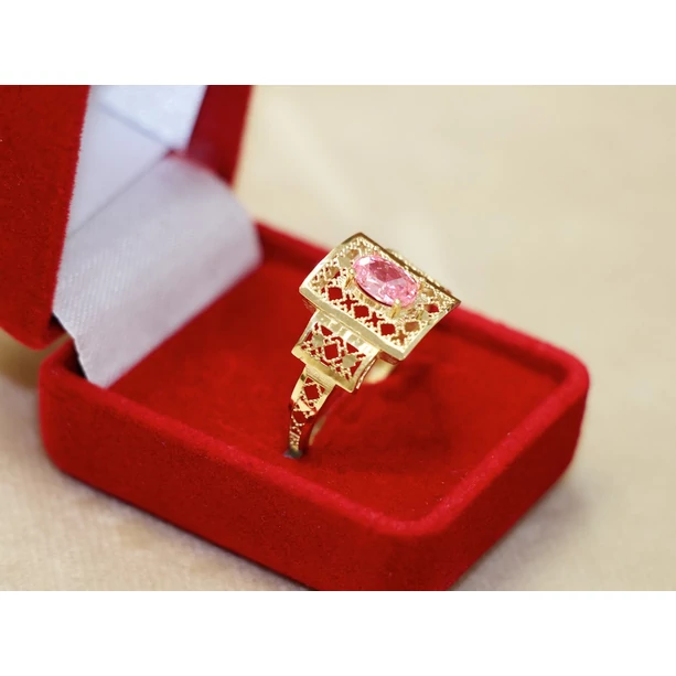 Új arany rózsaszín köves áttört gyűrű Új arany rózsaszín köves áttört gyűrű