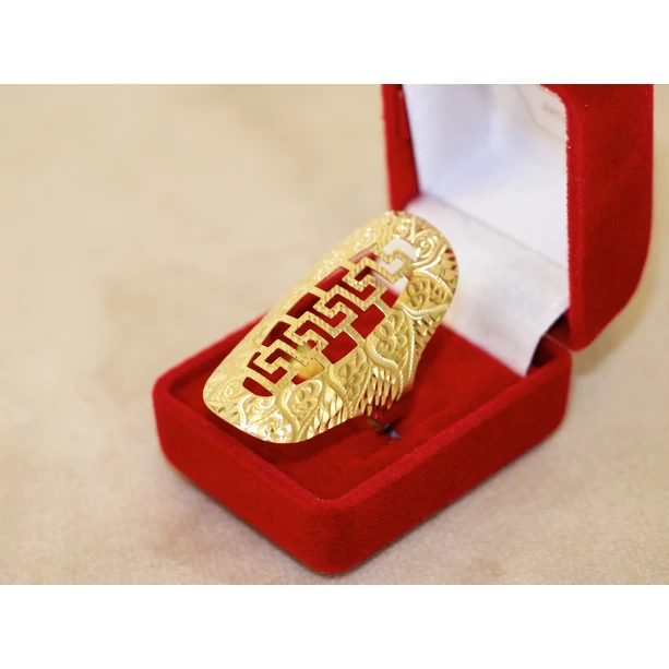 Felújított arany áttört görög koktél gyűrű Felújított arany áttört görög koktél gyűrű