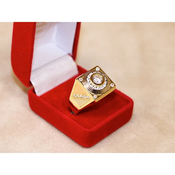 Felújított arany köves pecsét gyűrű Felújított arany köves pecsét gyűrű