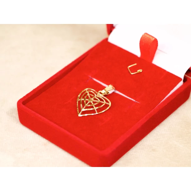 Felújított arany áttört szív medál Felújított arany áttört szív medál