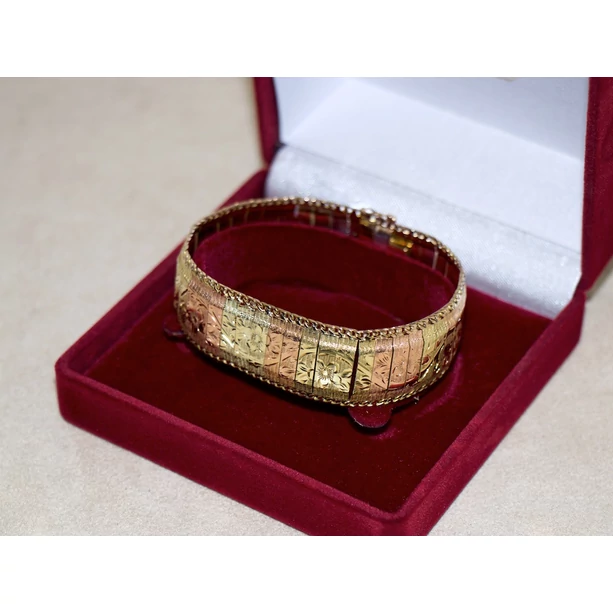 Felújított arany bicolor lapok karlánc Felújított arany bicolor lapok karlánc