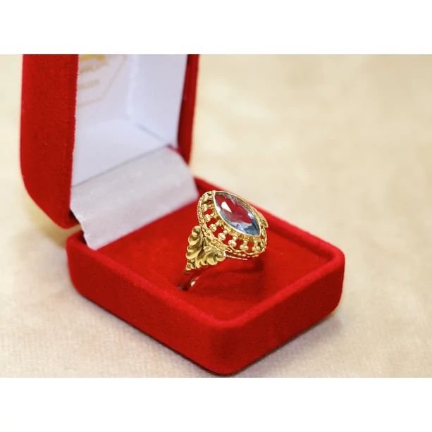 Felújított arany világoskék köves gyűrű Felújított arany világoskék köves gyűrű