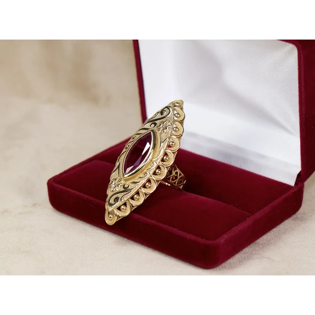 Felújított piros köves, inda mintás arany gyűrű Felújított piros köves, inda mintás arany gyűrű