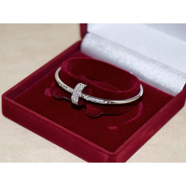 Felújított arany gyémánt köves karlánc Felújított arany gyémánt köves karlánc